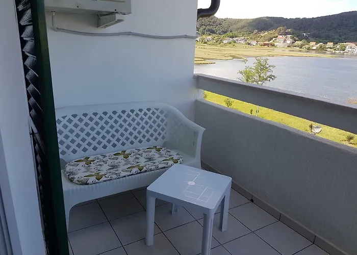 Mira Supetarska Draga