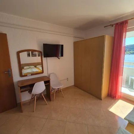 Guest house Mira Supetarska Draga