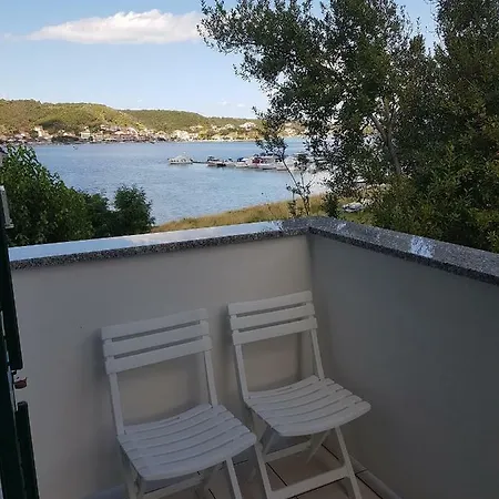 Guest house Mira Supetarska Draga