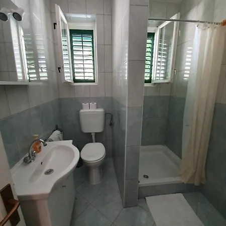 Mira Guest house